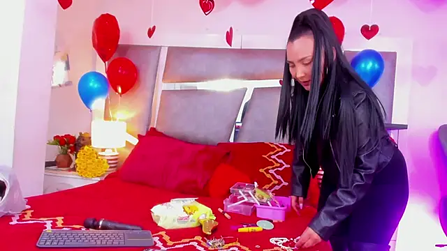 Evangeline Taylorr online show from February 15, 5:28 pm