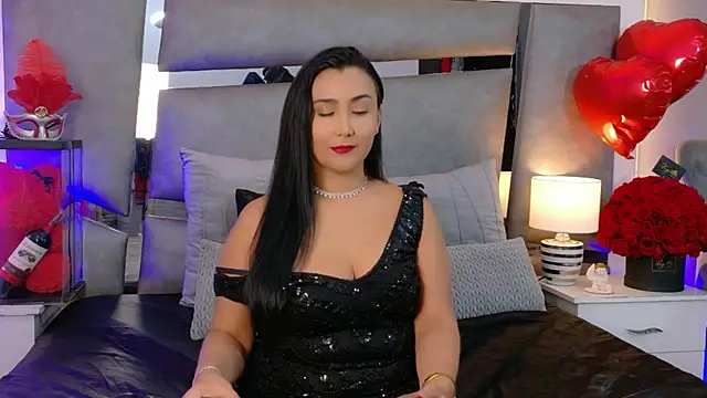 Evangeline Taylorr online show from September 25, 6:00 pm