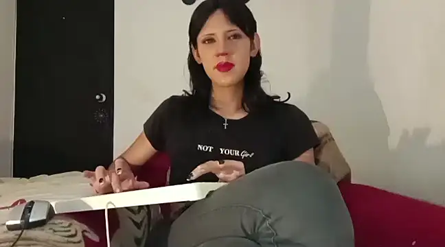 lucydreamm online show from December 17, 2:55 am