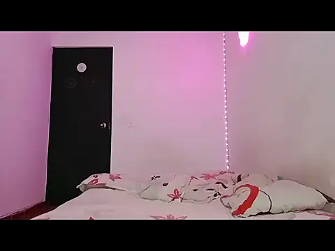 lucydreamm online show from October 1, 1:11 am