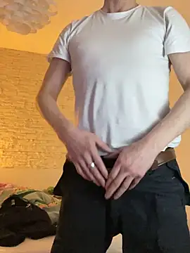 Snapshot of deskriptive chatting on April 10, 12:05 am deskriptive online show from April 10, 12:05 am