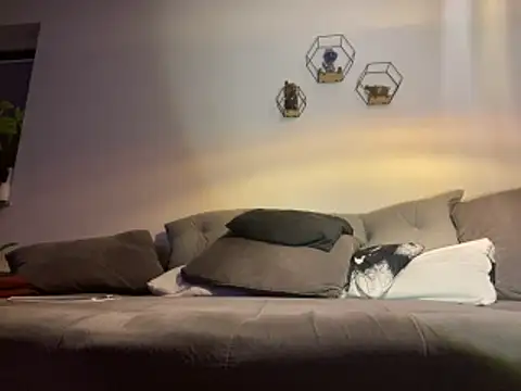 Snapshot of deskriptive chatting on April 11, 10:58 pm deskriptive online show from April 11, 10:58 pm