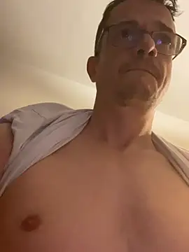 Snapshot of deskriptive chatting on April 14, 12:05 am deskriptive online show from April 14, 12:05 am