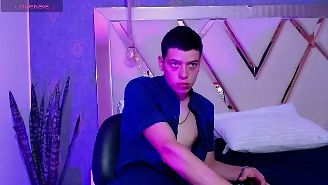 Dominate Alison online show from April 9, 1:05 am