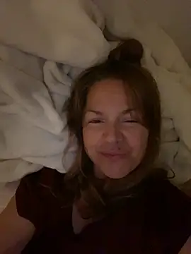 Snapshot of Leyna_liu chatting on October 25, 7:16 am Leyna liu online show from October 25, 7:16 am