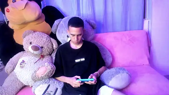 isaaclatino online show from January 14, 3:34 am