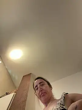 casalinga88 online show from March 18, 1:14 pm