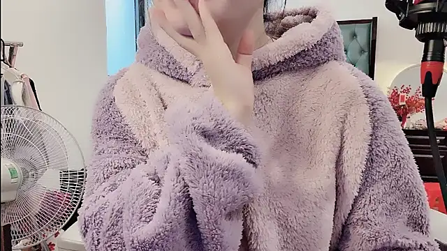 Snapshot of Berrysweet_68 chatting on February 8, 3:10 am Berrysweet 68 online show from February 8, 3:10 am