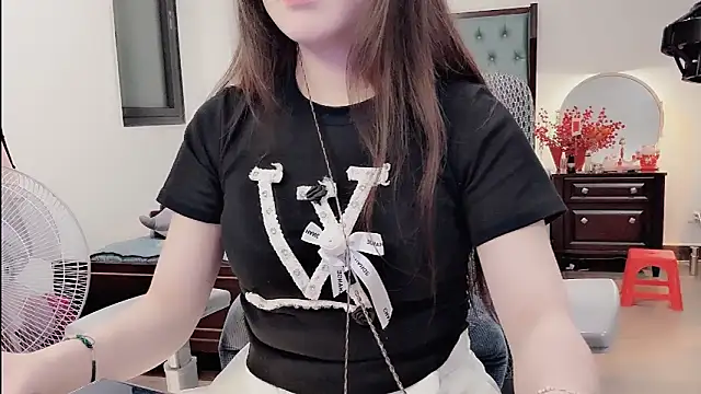 Snapshot of Berrysweet_68 chatting on February 8, 3:15 pm Berrysweet 68 online show from February 8, 3:15 pm