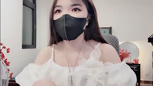 Snapshot of Berrysweet_68 chatting on February 11, 2:44 pm Berrysweet 68 online show from February 11, 2:44 pm