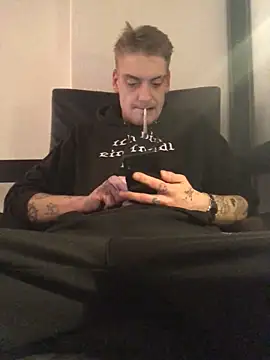 Simboxxx040 online show from December 19, 9:17 pm