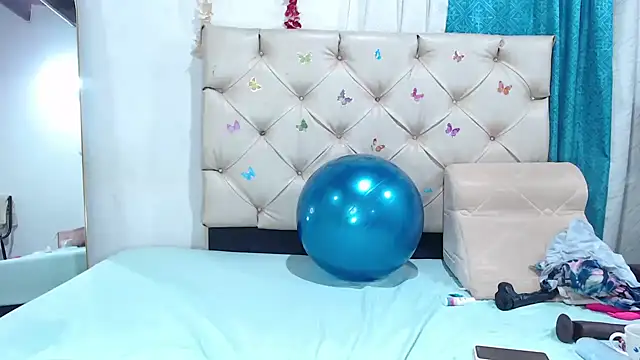 Snapshot of BBW_salome chatting on December 27, 10:48 pm BBW salome online show from December 27, 10:48 pm