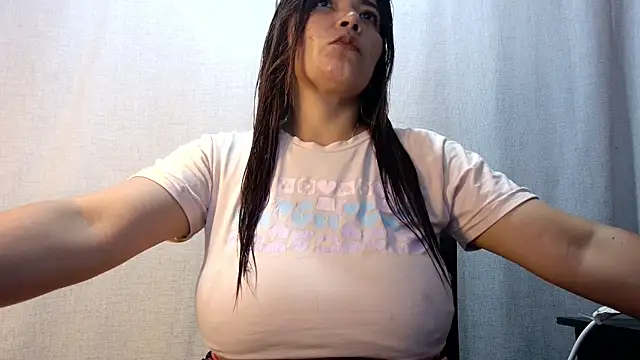 Snapshot of tara_rios chatting on May 8, 1:44 am tara rios online show from May 8, 1:44 am