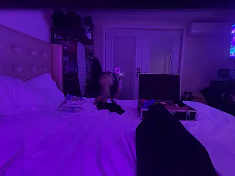 tatted-bitty online show from March 16, 5:03 am