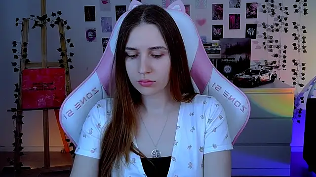 AliceCharmy online show from October 20, 5:30 am