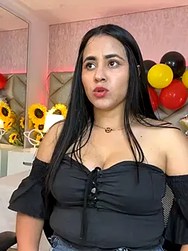 Brenda Garcia online show from September 29, 7:51 pm