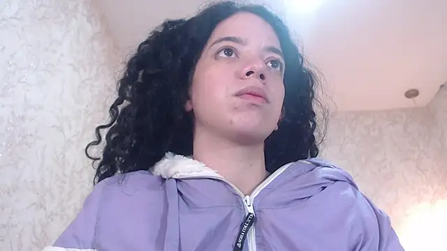 EmmaCowperr online show from January 5, 3:00 am