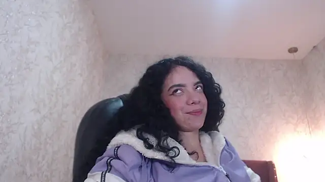 EmmaCowperr online show from January 7, 12:41 pm