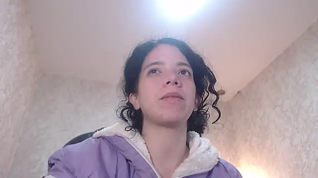 EmmaCowperr online show from January 10, 3:39 am