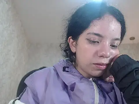 EmmaCowperr online show from January 16, 9:27 am