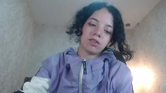 EmmaCowperr online show from January 16, 12:31 pm