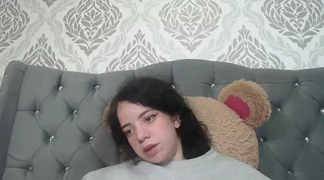 EmmaCowperr online show from March 3, 4:03 pm