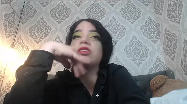 EmmaCowperr online show from March 9, 7:15 pm