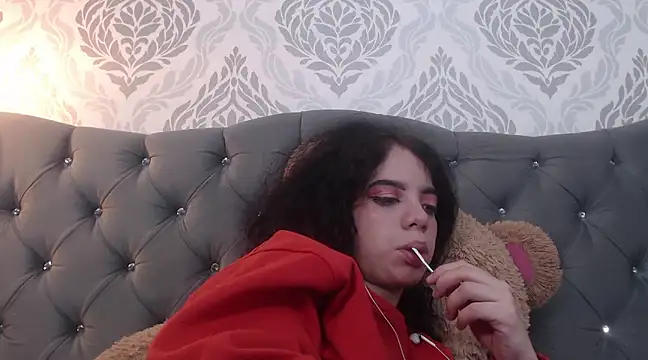 EmmaCowperr online show from March 11, 12:00 am