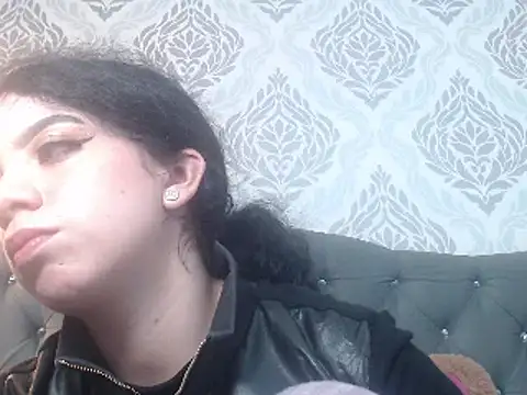 EmmaCowperr online show from March 18, 2:59 pm