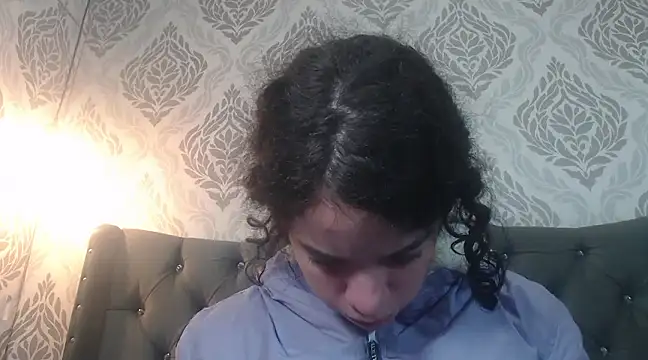 EmmaCowperr online show from March 20, 11:49 am