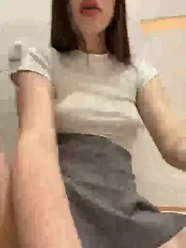 Snapshot of littlebitchess chatting on January 15, 2:06 am littlebitchess online show from January 15, 2:06 am