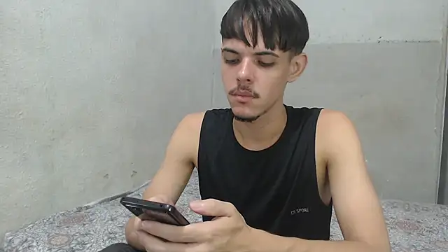 MicaelRian69 online show from May 20, 1:23 am