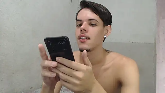 Snapshot of MicaelRian69 chatting on June 28, 5:41 pm MicaelRian69 online show from June 28, 5:41 pm