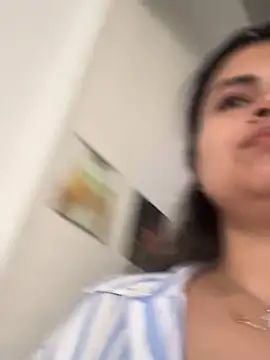 Snapshot of melanny10 chatting on December 25, 10:06 am melanny10 online show from December 25, 10:06 am