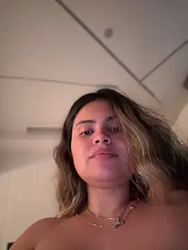 Snapshot of melanny10 chatting on December 27, 4:21 pm melanny10 online show from December 27, 4:21 pm