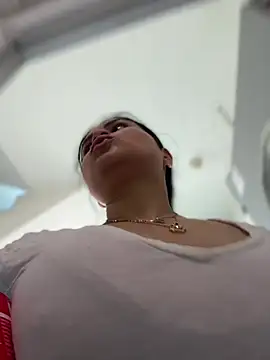 Snapshot of melanny10 chatting on February 1, 12:37 pm melanny10 online show from February 1, 12:37 pm