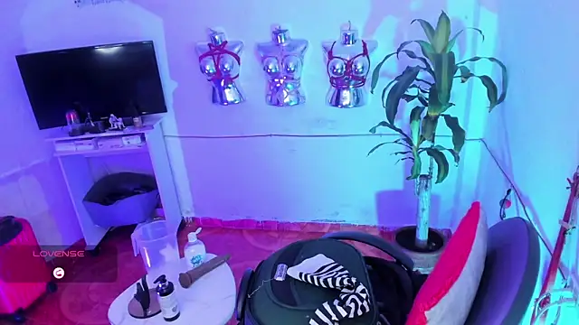 LucyStrike  online show from May 30, 2:30 am