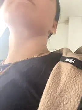 Luccreccia  online show from October 29, 10:06 am