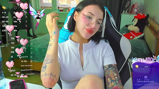 folinskayyya online show from April 8, 6:02 am