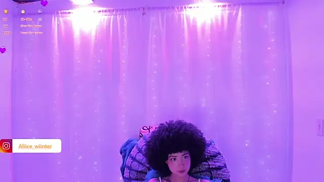 Snapshot of Alice_winter_ chatting on December 5, 8:11 pm Alice winter online show from December 5, 8:11 pm