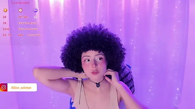 Snapshot of Alice_winter_ chatting on March 19, 7:27 pm Alice winter online show from March 19, 7:27 pm