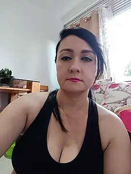Snapshot of taalia chatting on July 5, 11:01 pm taalia online show from July 5, 11:01 pm