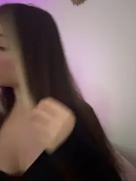 Ashleyjenner  online show from January 9, 11:17 pm