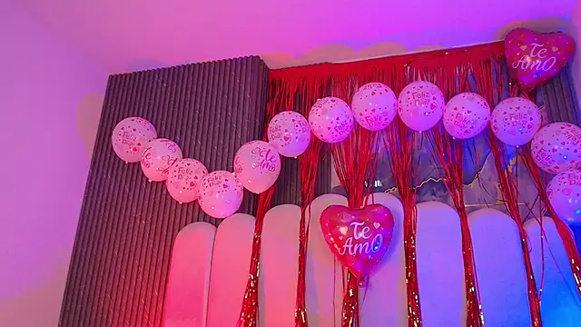 Snapshot of hot_dione chatting on February 11, 7:19 pm hot dione online show from February 11, 7:19 pm