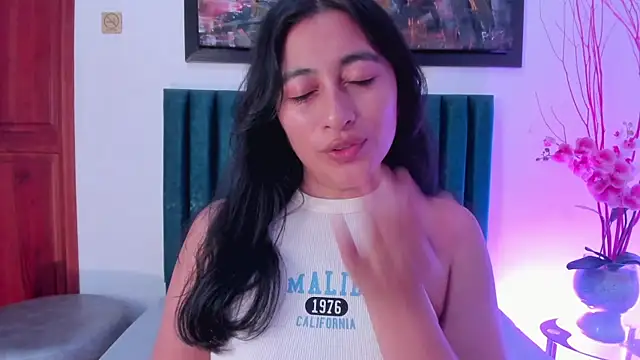 Snapshot of LisaHadwin chatting on December 12, 6:31 pm LisaHadwin online show from December 12, 6:31 pm