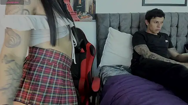 Snapshot of davebrow chatting on October 8, 1:36 am davebrow online show from October 8, 1:36 am