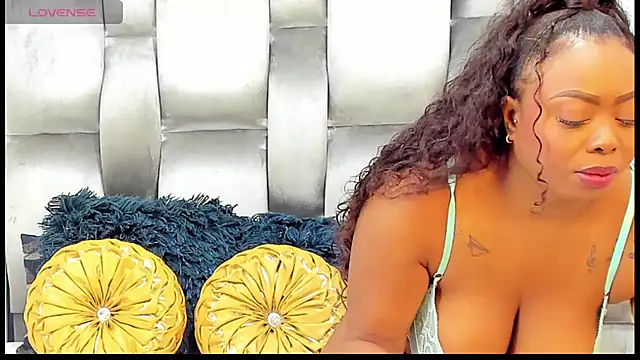 CamilaBenitez online show from April 13, 11:59 am