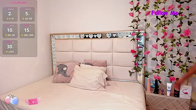 Vicky Freedom online show from December 19, 2:23 am