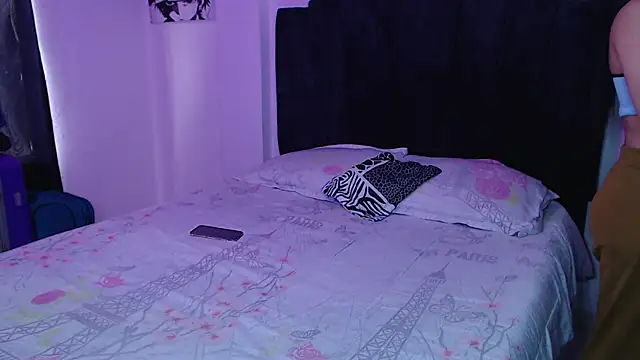 Snapshot of Ariel_Zeo1 chatting on July 4, 7:42 pm Ariel Zeo1 online show from July 4, 7:42 pm
