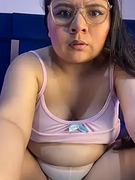 alice love052 online show from April 17, 4:15 am